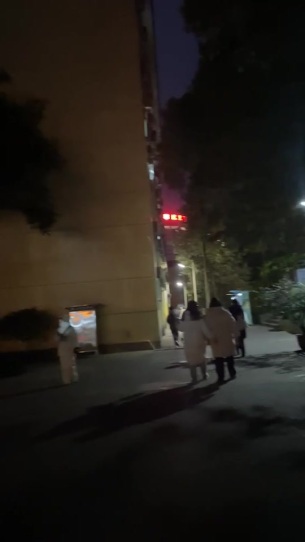 主封面