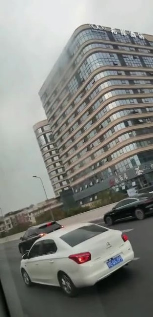 主封面