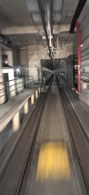 主封面