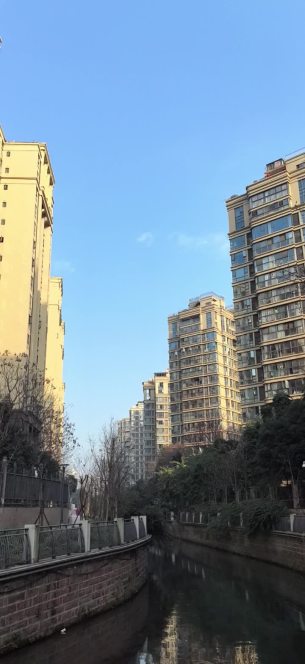 主封面