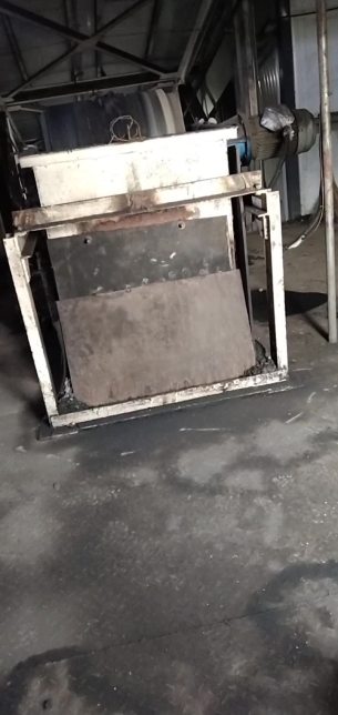 主封面