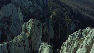 主封面