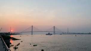 主封面