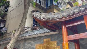 主封面